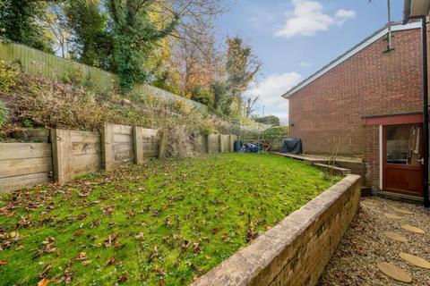 16 Birch Way, Chesham, HP5 3JL