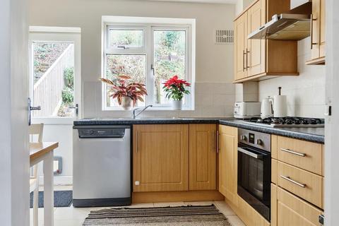 16 Birch Way, Chesham, HP5 3JL