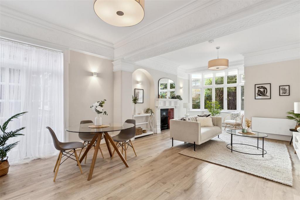 The Avenue, W4 - FOR SALE