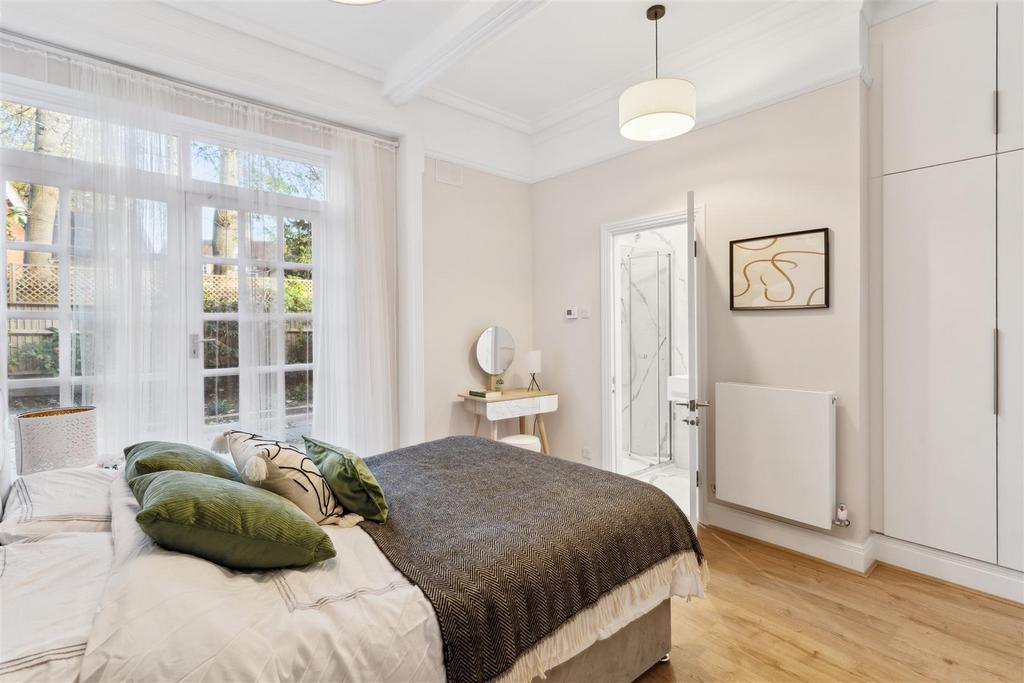 The Avenue, W4 - FOR SALE