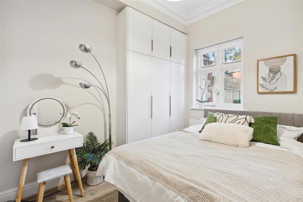 The Avenue, W4 - FOR SALE