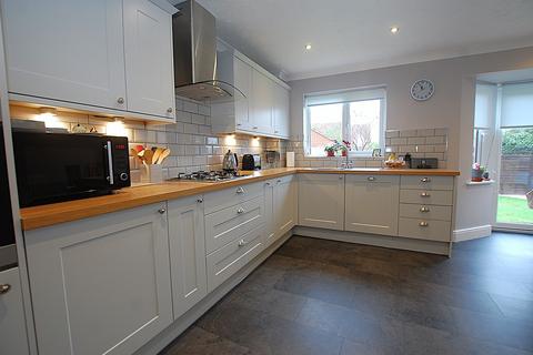 4 bedroom detached house for sale, Kiltie Road, Tiptree