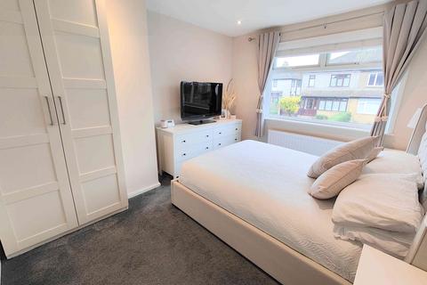 3 bedroom end of terrace house for sale, Greenland Avenue, Queensbury BD13