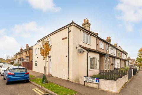 4 bedroom flat to rent, Benhill Road, Sutton, SM1