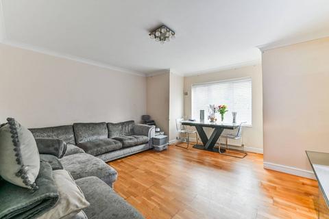 4 bedroom flat to rent, Benhill Road, Sutton, SM1