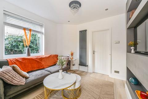 2 bedroom flat for sale, Dinton Road, Colliers Wood, London, SW19