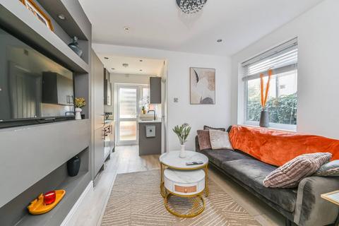 2 bedroom flat for sale, Dinton Road, Colliers Wood, London, SW19