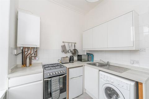 13/15 Caledonian Place, Edinburgh, EH11 2AW