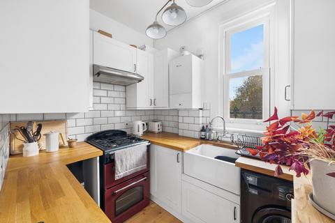 1 bedroom flat for sale, Nightingale Road, London, E5