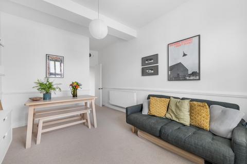 1 bedroom flat for sale, Nightingale Road, London, E5