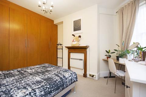 1 bedroom flat for sale, Grove End Road, St John's Wood, London, NW8