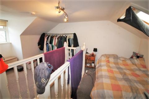 2 bedroom terraced house to rent, St. Davids Hill, Exeter EX4