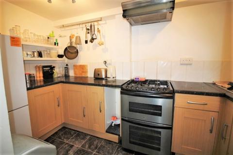 2 bedroom terraced house to rent, St. Davids Hill, Exeter EX4