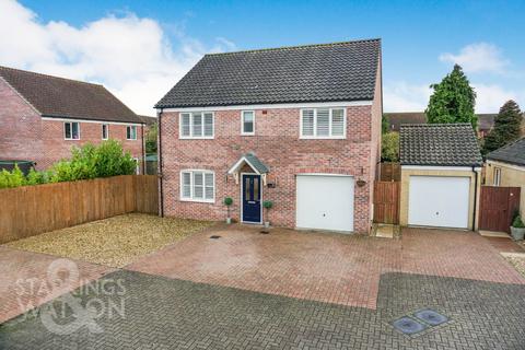 5 bedroom detached house for sale, Memorial Way, Lingwood, Norwich