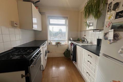 1 bedroom flat to rent, Portsmouth Road, Hampshire SO19