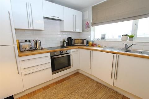 2 bedroom maisonette for sale, Lodge Road, Wallington SM6