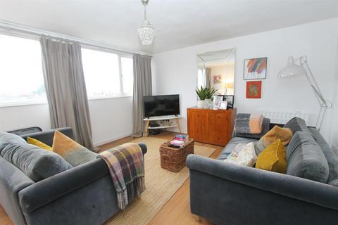 2 bedroom maisonette for sale, Lodge Road, Wallington SM6