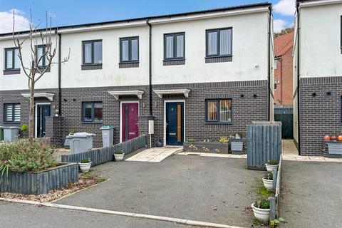 3 bedroom end of terrace house for sale, The Newlands, Fernwood, Newark