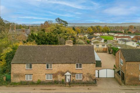 6 bedroom detached house for sale, Bristol Road, Gloucester GL2