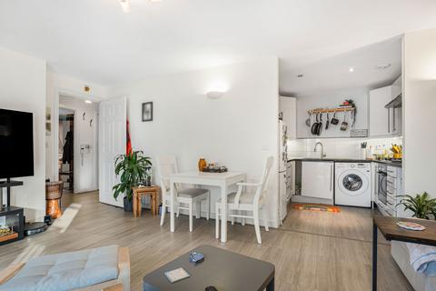 2 bedroom flat for sale, Tarling Street, London E1