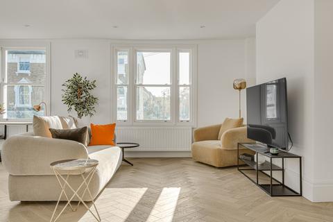 14 Fitzwilliam Road, London, SW4 0DN