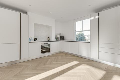 14 Fitzwilliam Road, London, SW4 0DN