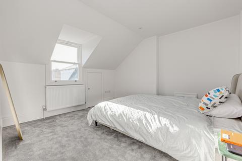 14 Fitzwilliam Road, London, SW4 0DN