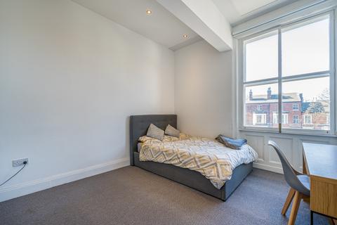 2 bedroom apartment to rent, Blenheim Terrace, Leeds, LS2 9JG