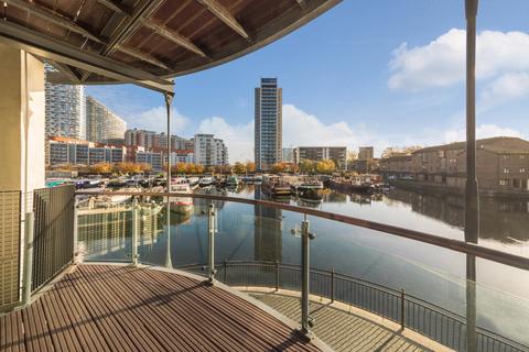 2 bedroom flat for sale, Boardwalk Place, London