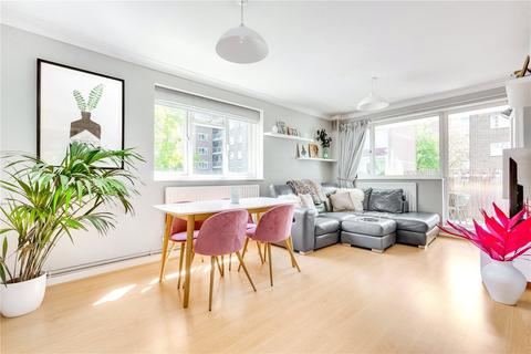 3 bedroom flat to rent, Lodsworth House, Dagnall Street, London