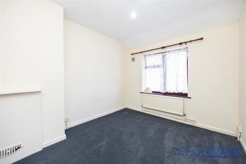 3 bedroom terraced house to rent, Reede Road, Dagenham RM10