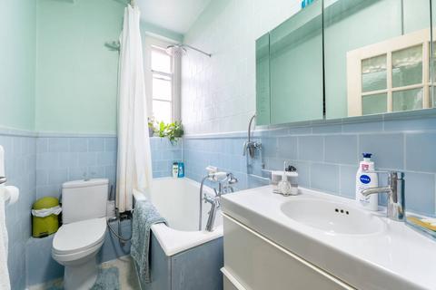 1 bedroom flat for sale, Queensway, Bayswater, London, W2