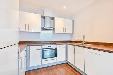 2 bedroom flat for sale, Hampton Court Road, East Molesey, KT8