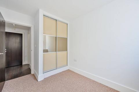 undefined, Hampton Court Road, East Molesey, KT8