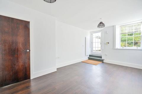 undefined, Hampton Court Road, East Molesey, KT8