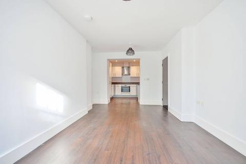 undefined, Hampton Court Road, East Molesey, KT8
