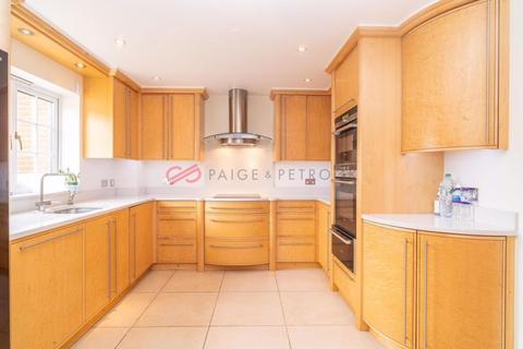 5 bedroom flat for sale, Eastcote Road, Pinner, Middlesex, HA5 1DH