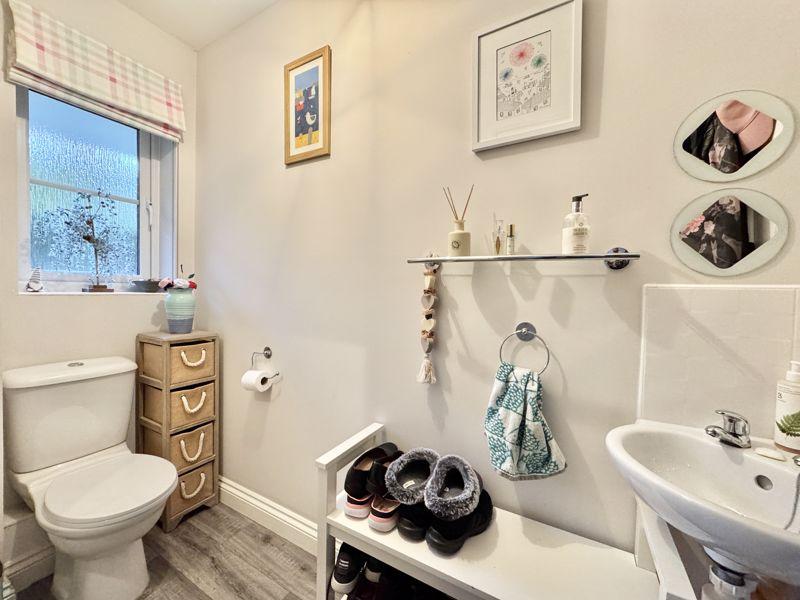 Cloakroom / WC