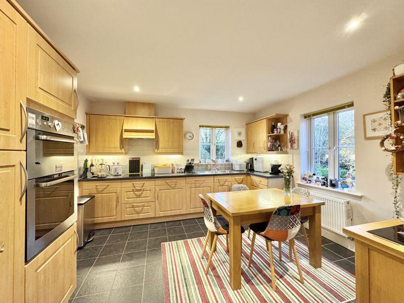 Kitchen / Breakfast