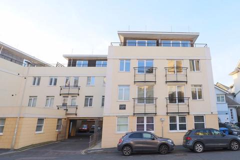 2 bedroom apartment to rent, Carlton Place, Teignmouth