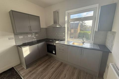 2 bedroom flat to rent, Bens Avenue, Huddersfield