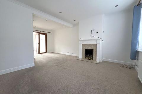 3 bedroom house to rent, Hale End, Romford RM3