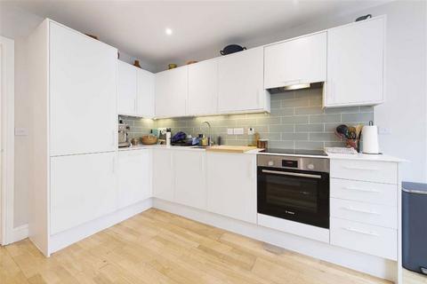 2 bedroom flat to rent, Old Street, London EC1V