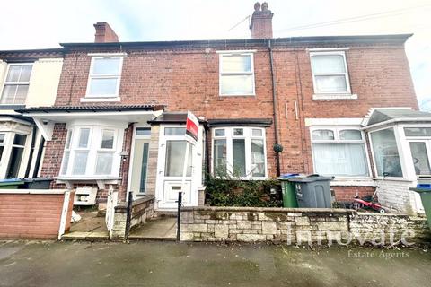 2 bedroom terraced house to rent, Farm Road, Oldbury B68