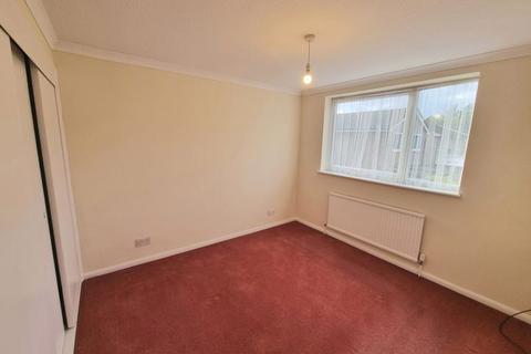 4 bedroom link detached house to rent, York Road, Sutton