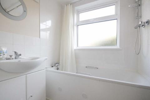 3 bedroom terraced house to rent, Cheneys Road, Leyton