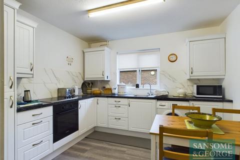 1 bedroom apartment for sale, Wakeford Court, Silchester Road, Pamber Heath, Tadley, RG26