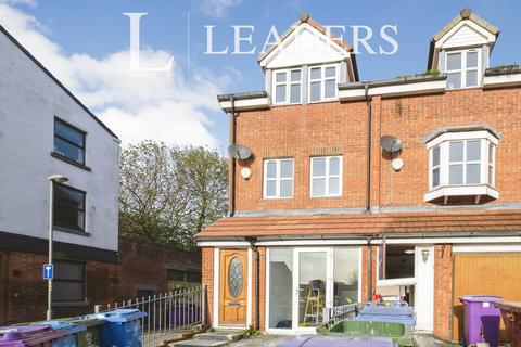 4 bedroom semi-detached house to rent, William Henry Street, Liverpool, L3