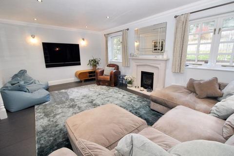 6 bedroom detached house for sale, Amersham Road, High Wycombe HP13