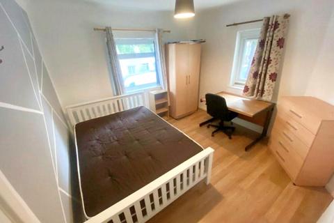 6 bedroom terraced house to rent, Rolleston Drive, NG7